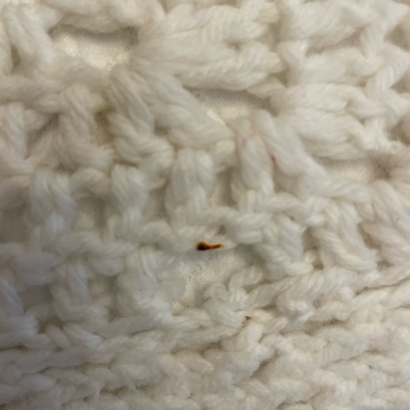 Vintage crocheted Afghan with 3d roses 73 1/2” by 53 1/2” handmade blanket - Picture 5 of 9